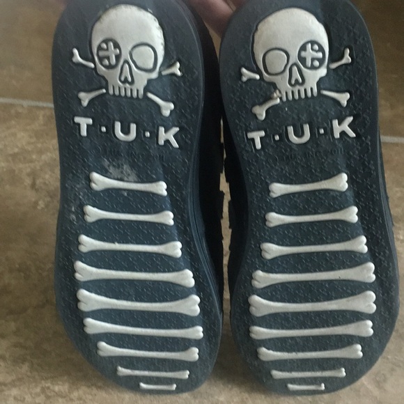 Barely worn T.U.K sneakers. US men’s 4 - Picture 4 of 6